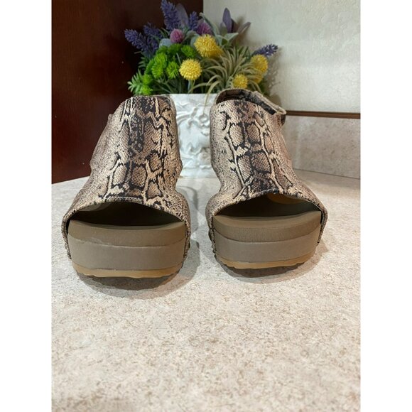 Corkys Shoes - Cabot Brown Snake Wedge Size 7 - Picture 5 of 9